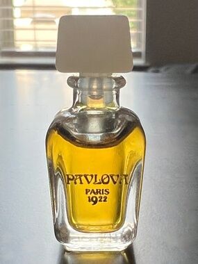 Payot Pavlova Parfum Mini .06 fl oz/2 ml~Vintage Perfume